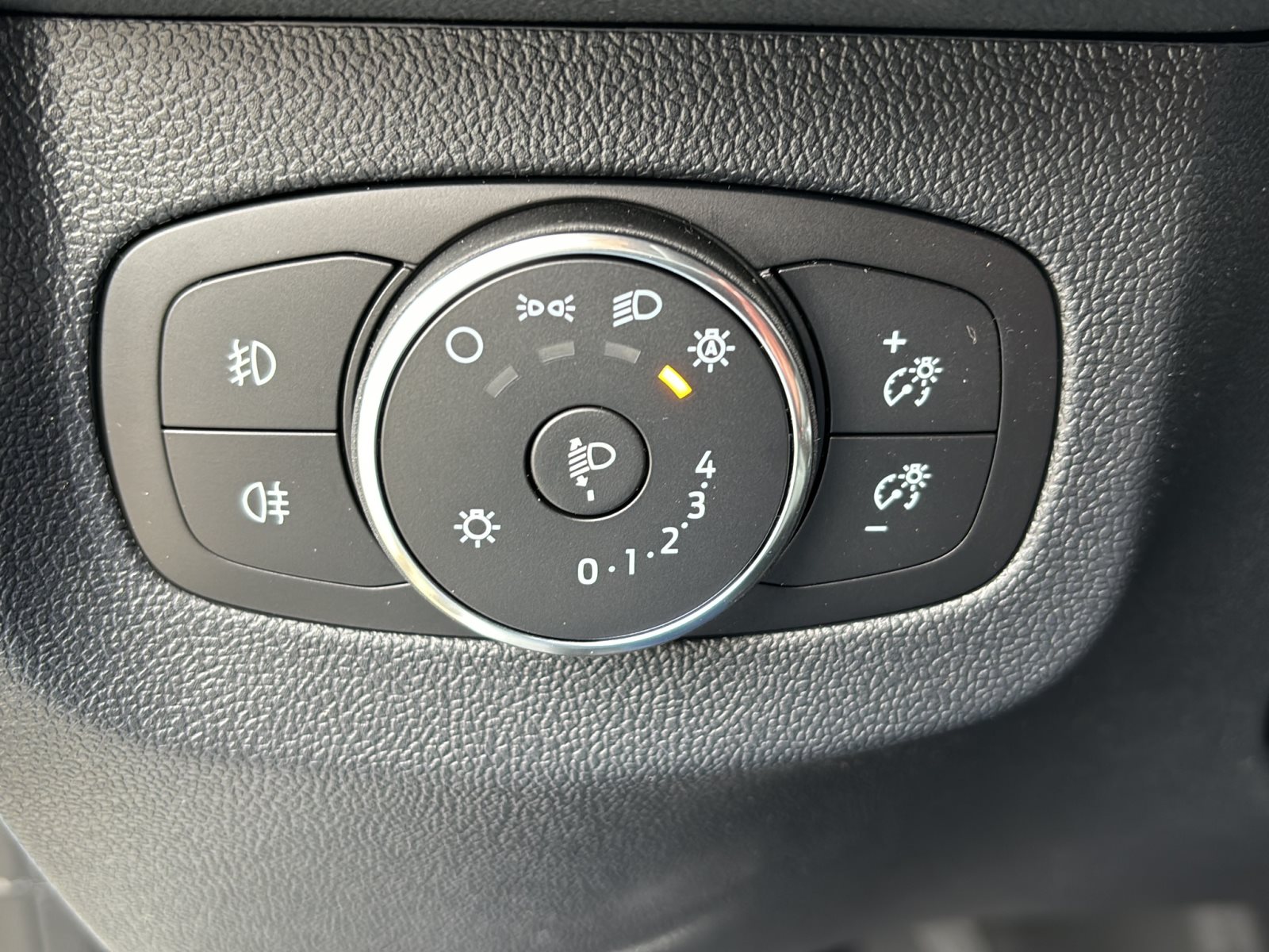 Ford Transit Courier Limited 1.5 EcoBlue — Miniatur 16