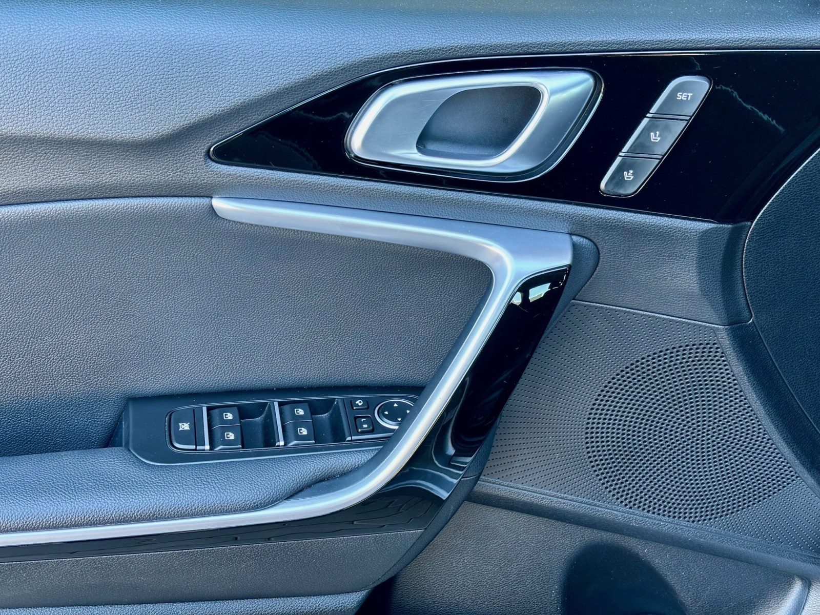 KIA Ceed Sportswagon Plug-in Hybrid Spirit + LED — Miniatur 10