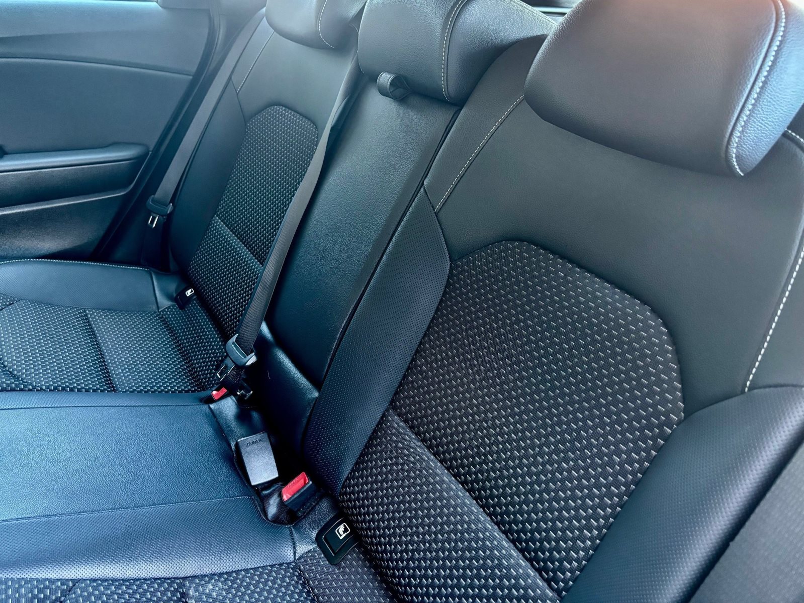 KIA Ceed Sportswagon Plug-in Hybrid Spirit + LED — Miniatur 12
