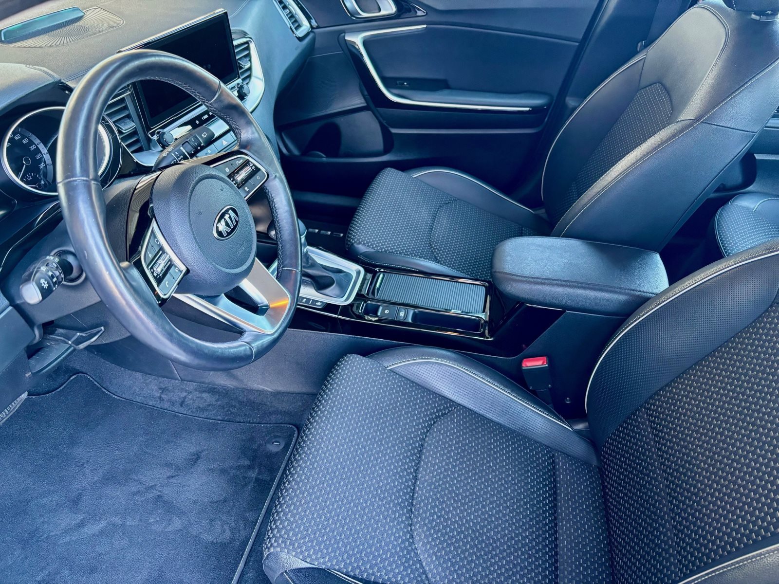 KIA Ceed Sportswagon Plug-in Hybrid Spirit + LED — Miniatur 7