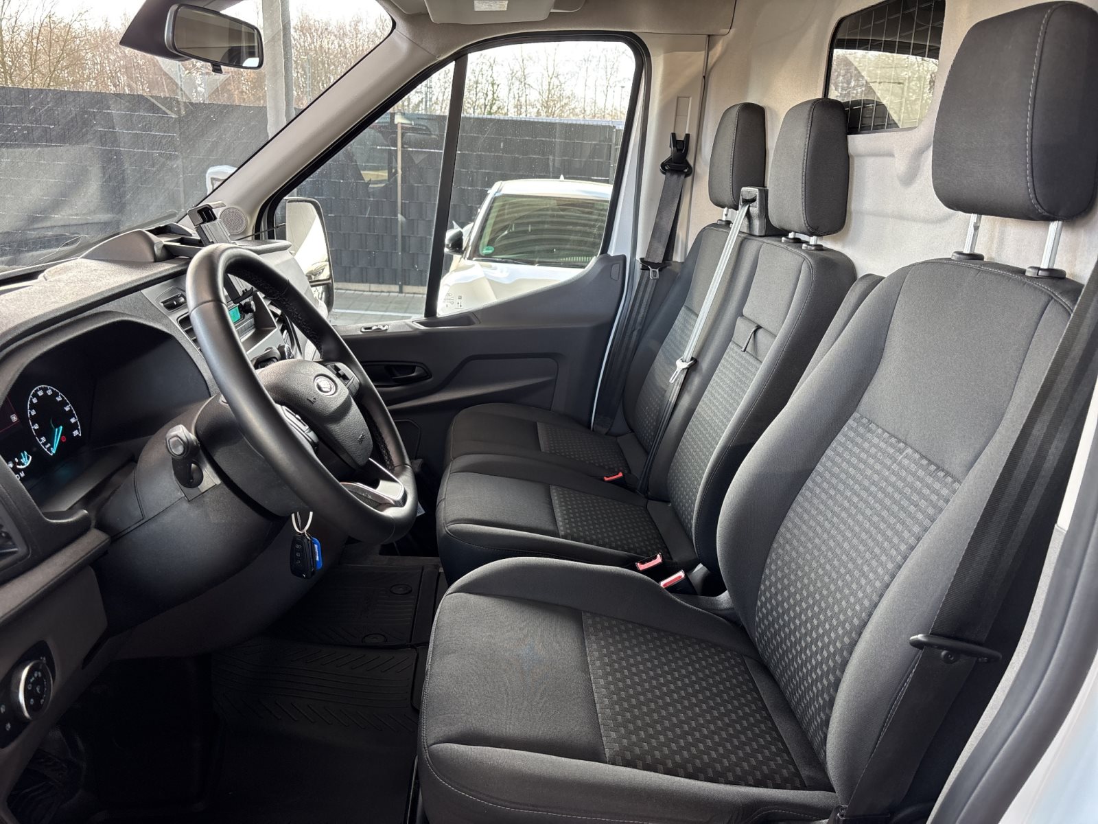 Ford Transit Kasten 350 L3H2 Trend *Automatik* — Miniatur 11