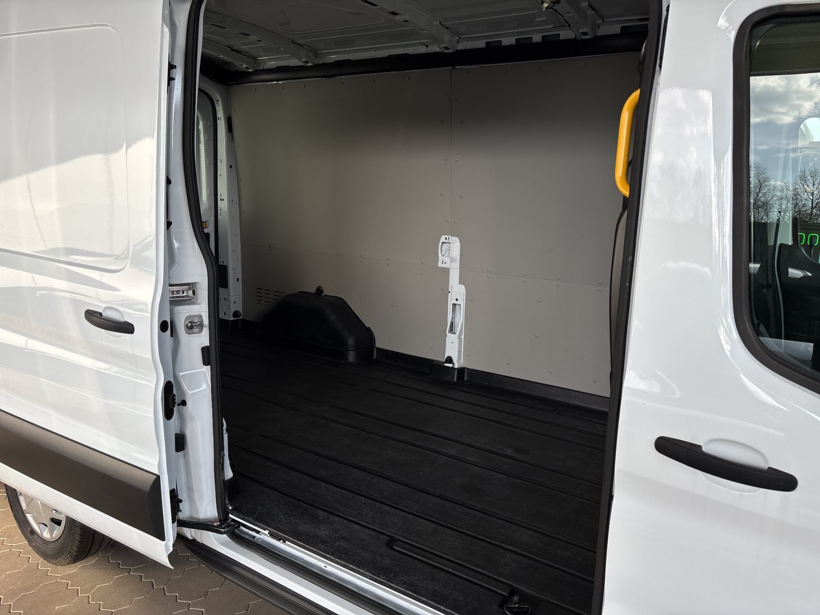 Ford Transit Kasten 350 L3H2 Trend *Automatik* — Miniatur 19