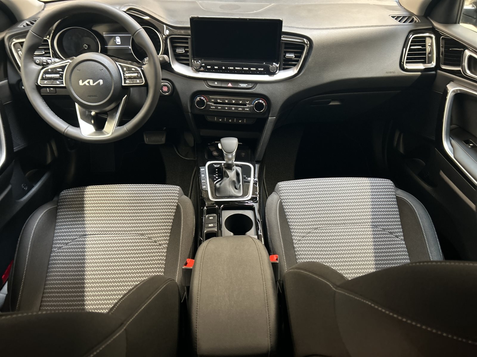 KIA Ceed 1.5T 48V DCT 140 Ultimate — Miniatur 14