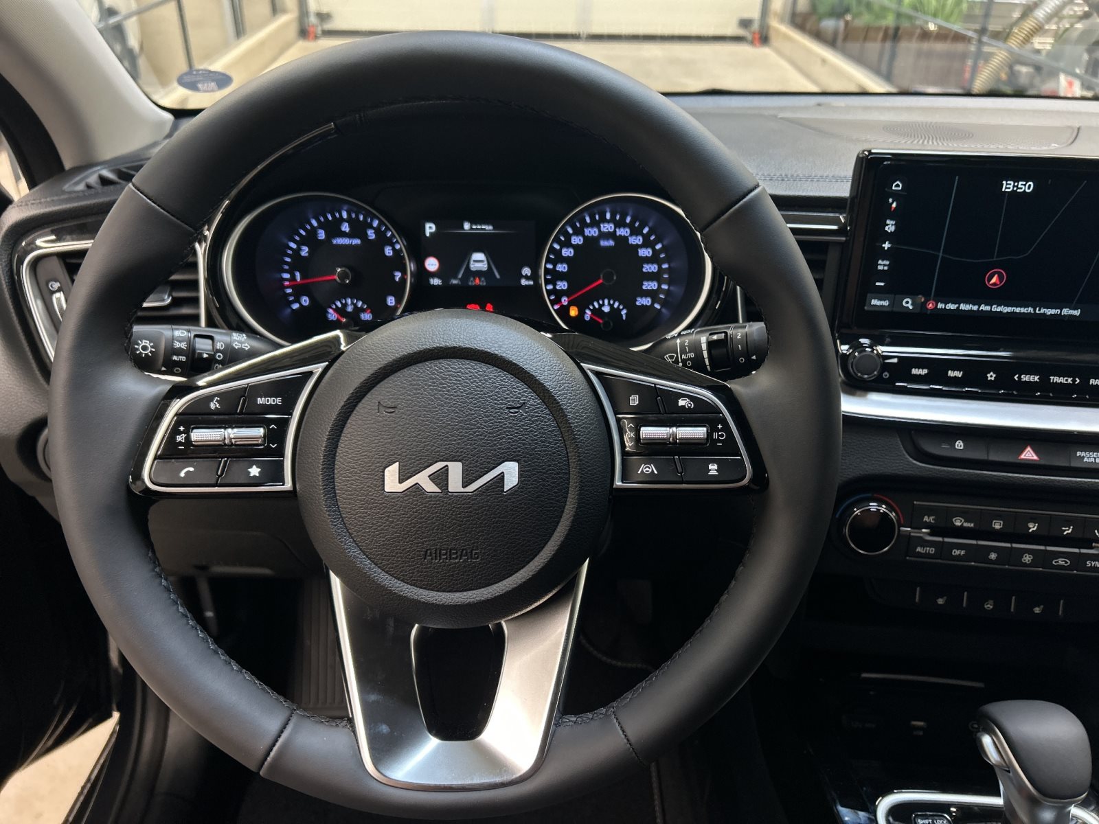KIA Ceed 1.5T 48V DCT 140 Ultimate — Miniatur 18