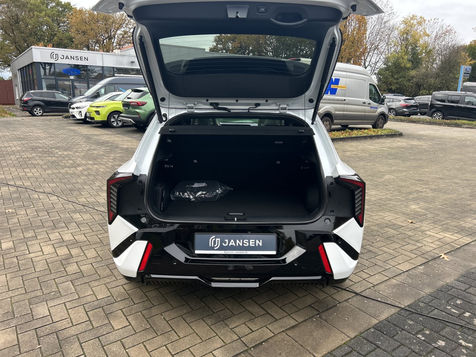 KIA EV4 150 kW GT-Line — Miniatur 17