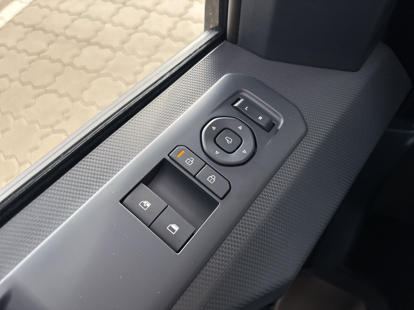 KIA PV5 Passenger 71,2 kWh Elite *Ganzjahresreifen* — Miniatur 18