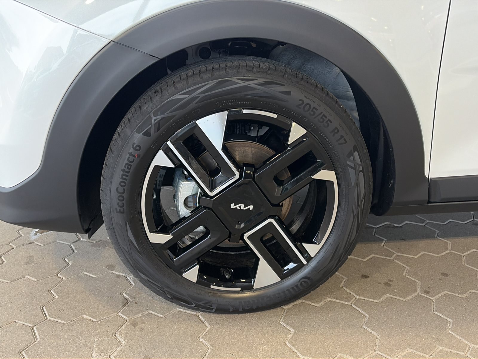 KIA Stonic 1.0T 115 48V DCT GT-Line — Miniatur 9