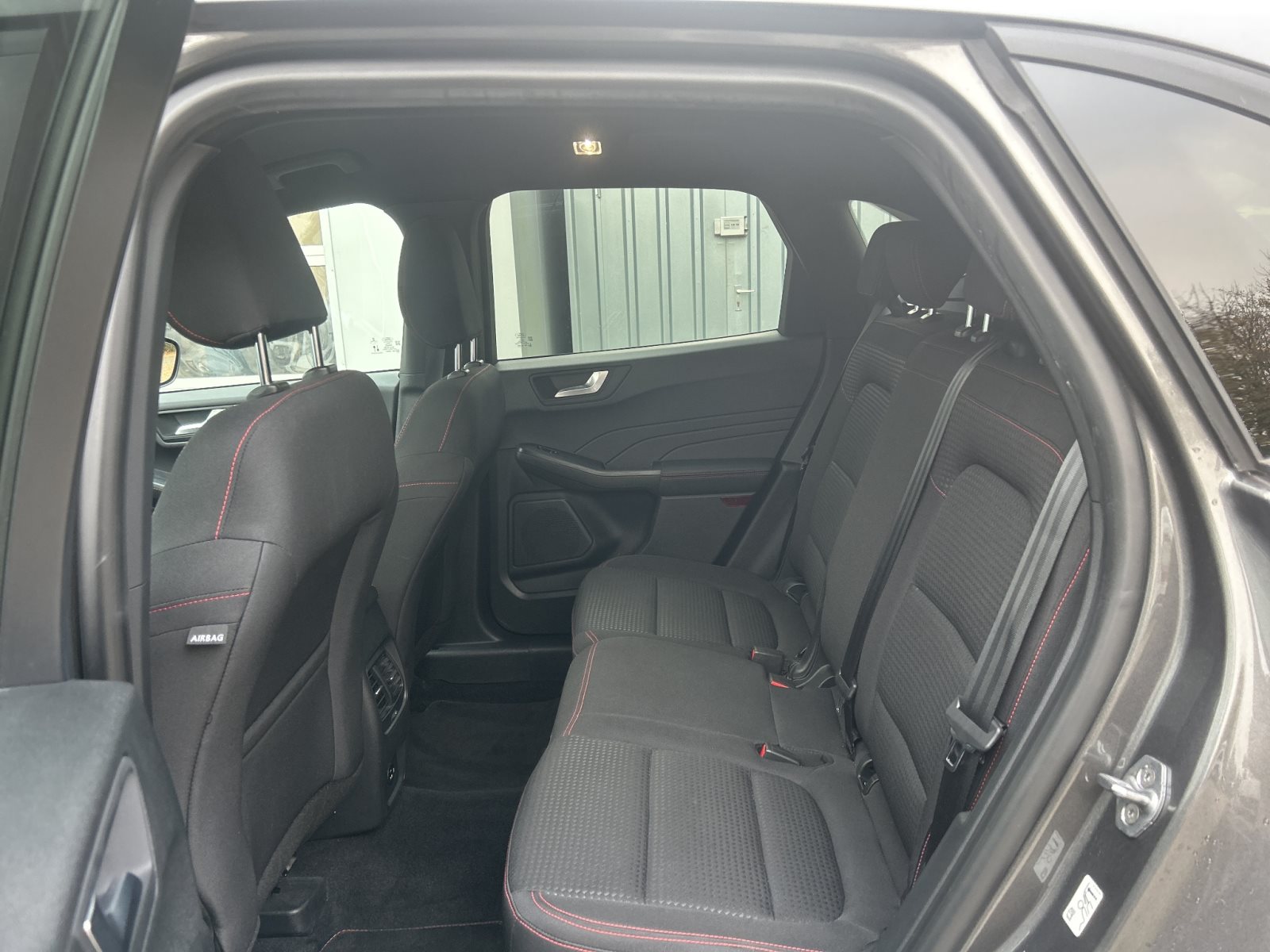Ford Kuga ST-Line — Miniatur 12