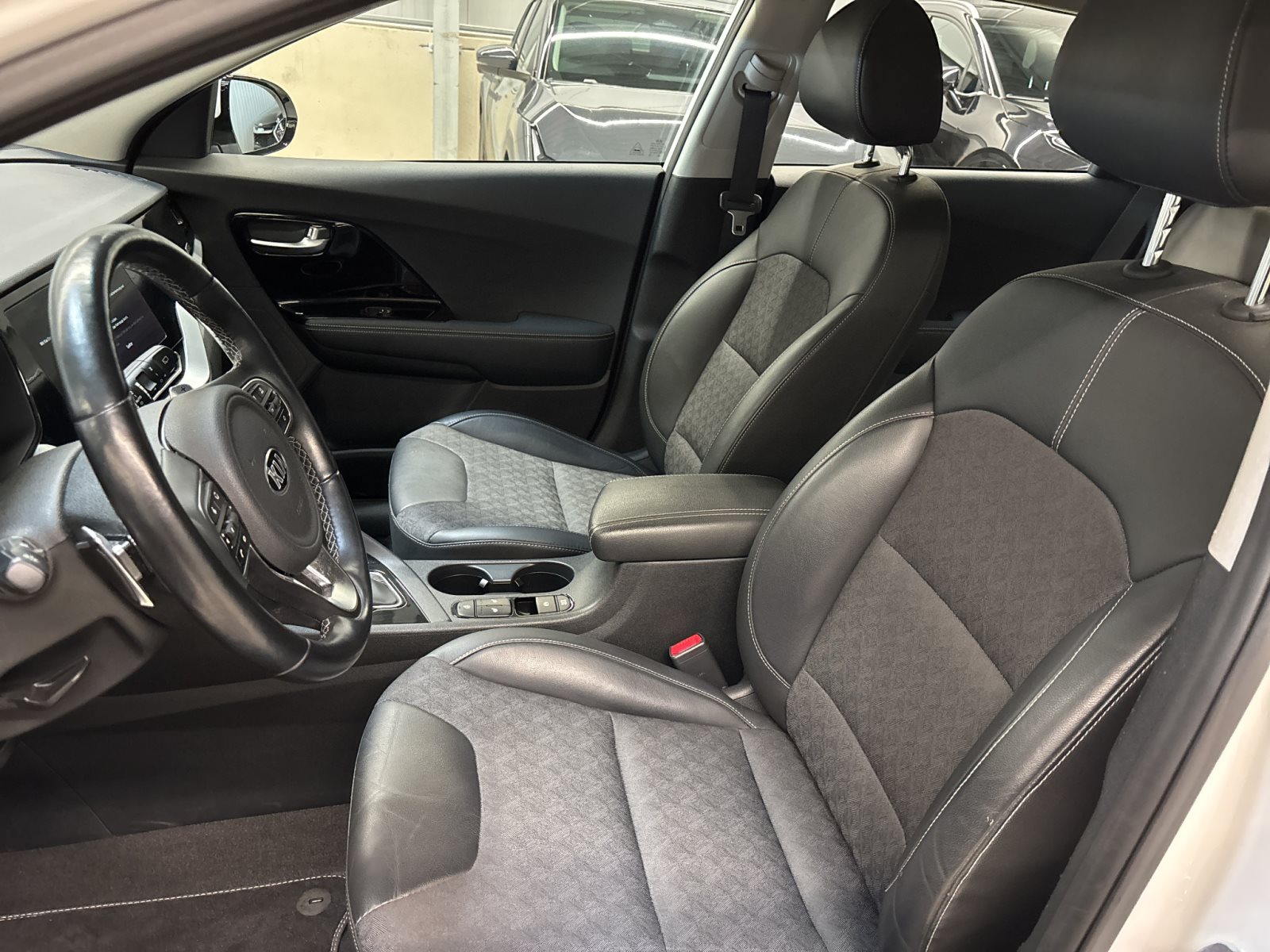 KIA Niro 1.6 Plug-in Hybrid Vision — Miniatur 11