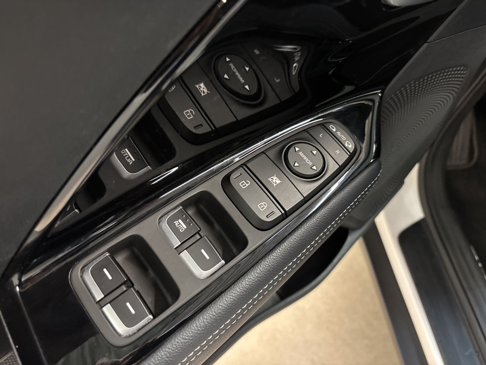 KIA Niro 1.6 Plug-in Hybrid Vision — Miniatur 19