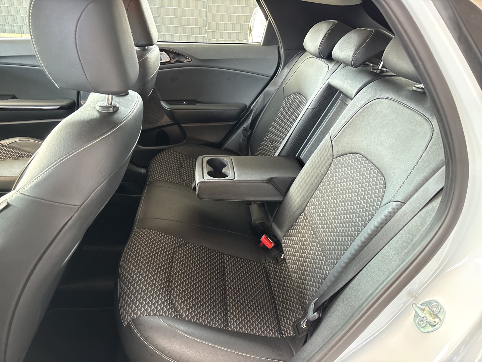 KIA XCeed 1.6 CRDi 48V DCT Vision *inkl. Winterräder* — Miniatur 12