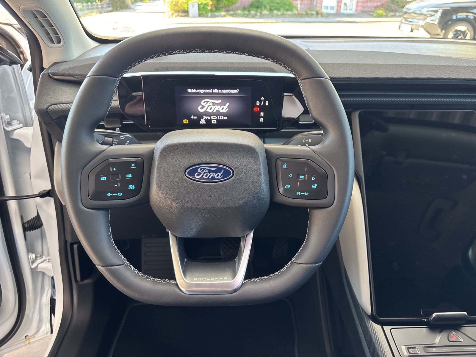 Ford Explorer 77kWh RWD Premium *AHK*Wärmepumpe* — Miniatur 14