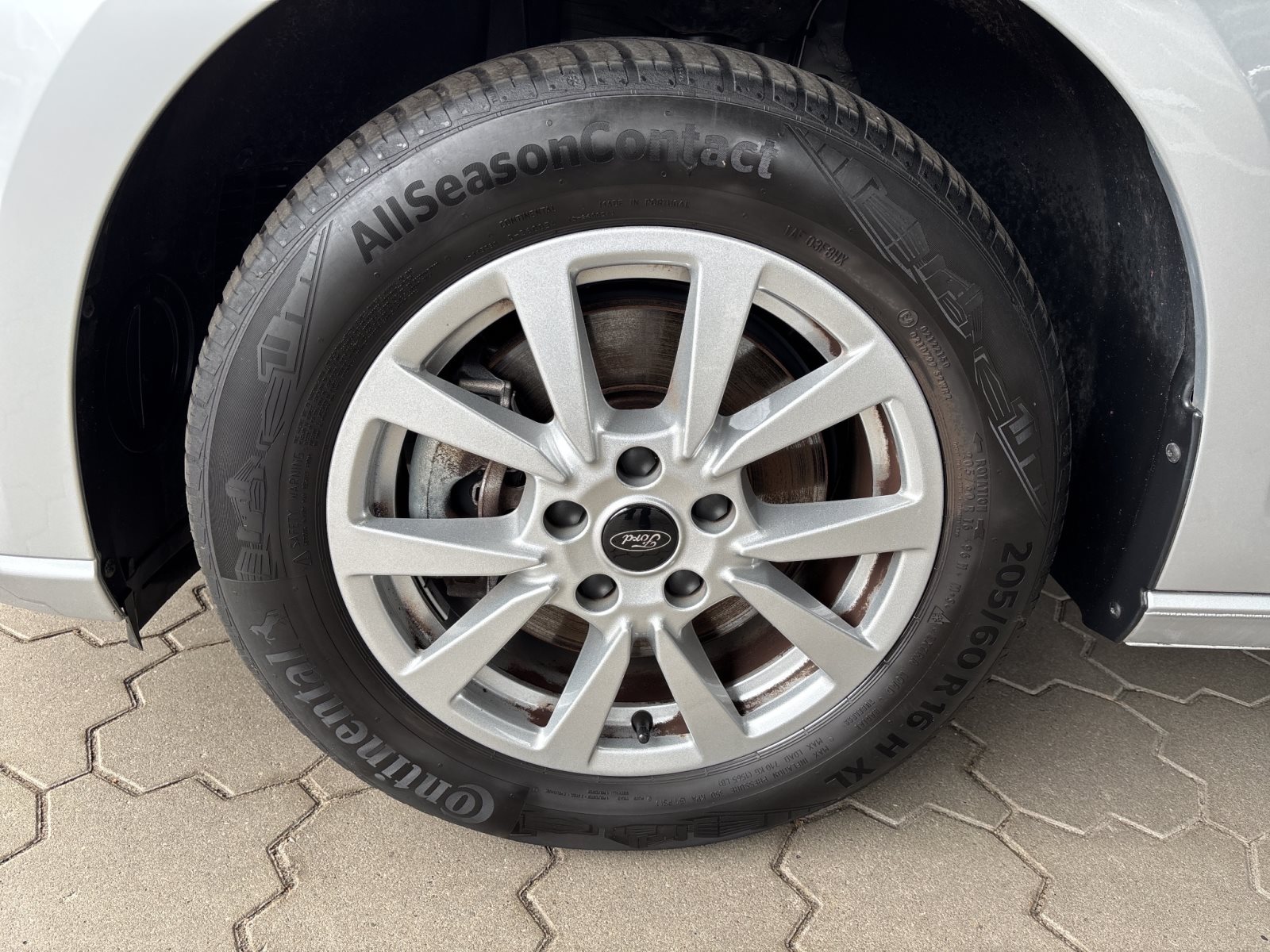 Ford Grand Tourneo Connect Titanium mit Smart-Lifter und Reha-Ausstattung — Miniatur 10