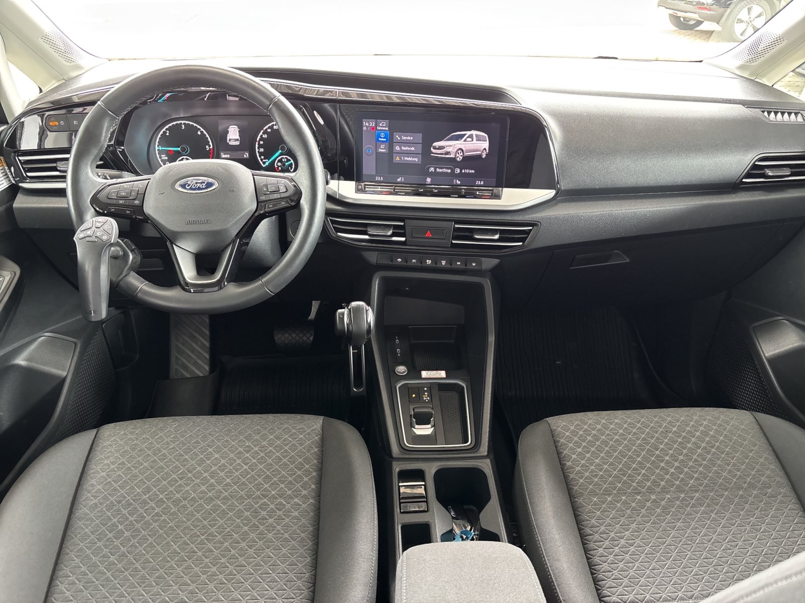 Ford Grand Tourneo Connect Titanium mit Smart-Lifter und Reha-Ausstattung — Miniatur 14