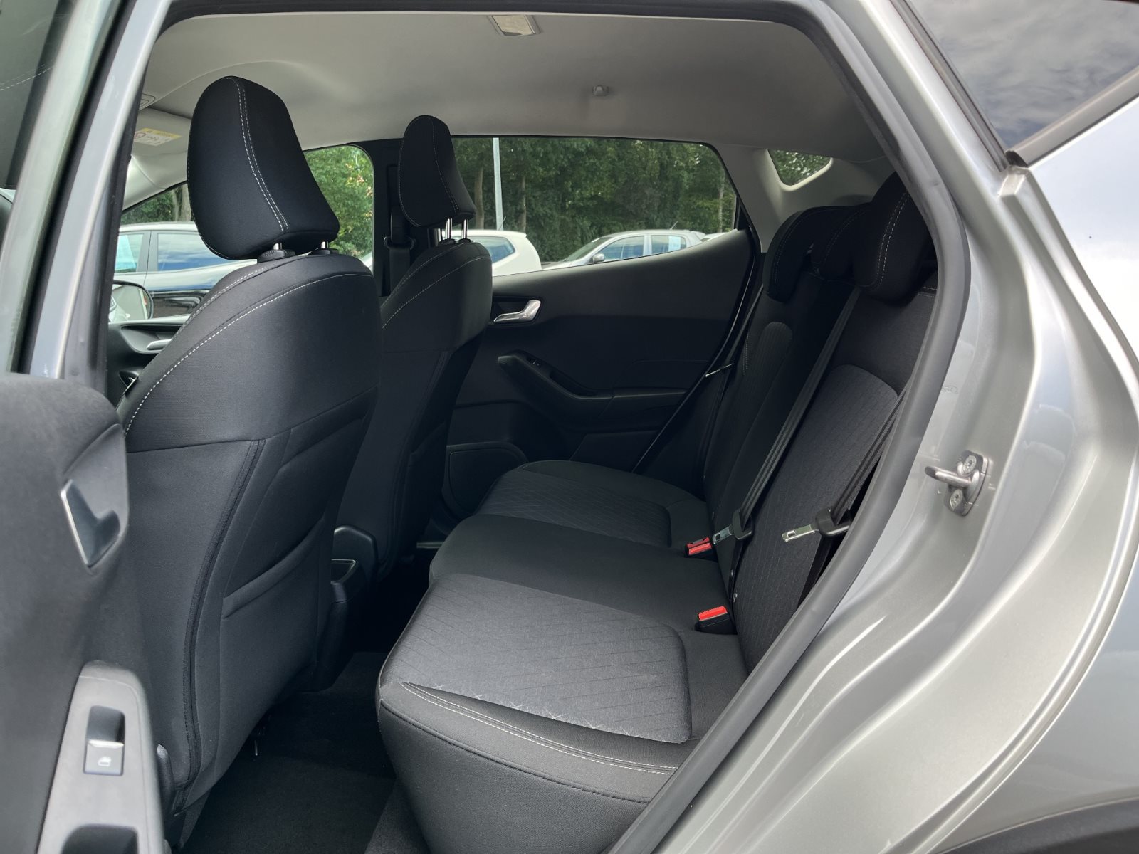 Ford Fiesta Active + Parkpilot hinten + Sitzheizung — Miniatur 12
