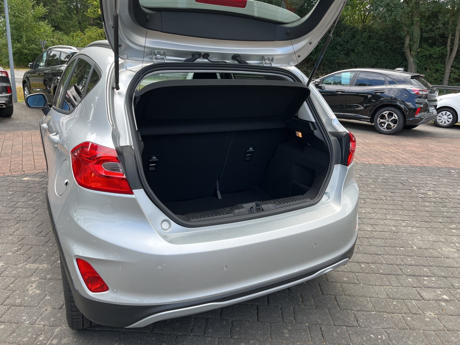 Ford Fiesta Active + Parkpilot hinten + Sitzheizung — Miniatur 17