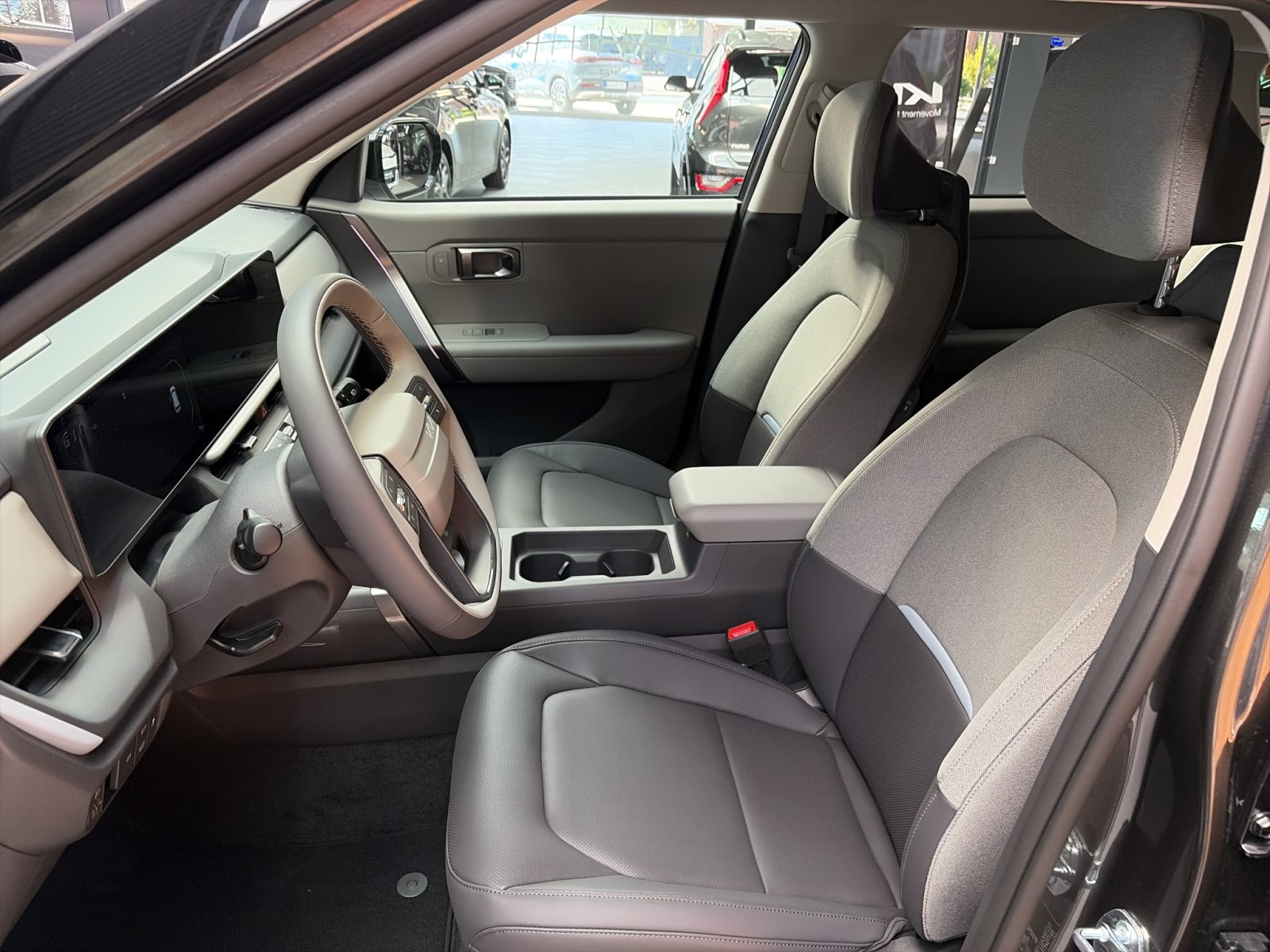 KIA Seltos 1.6T 180 DCT Spirit — Miniatur 10