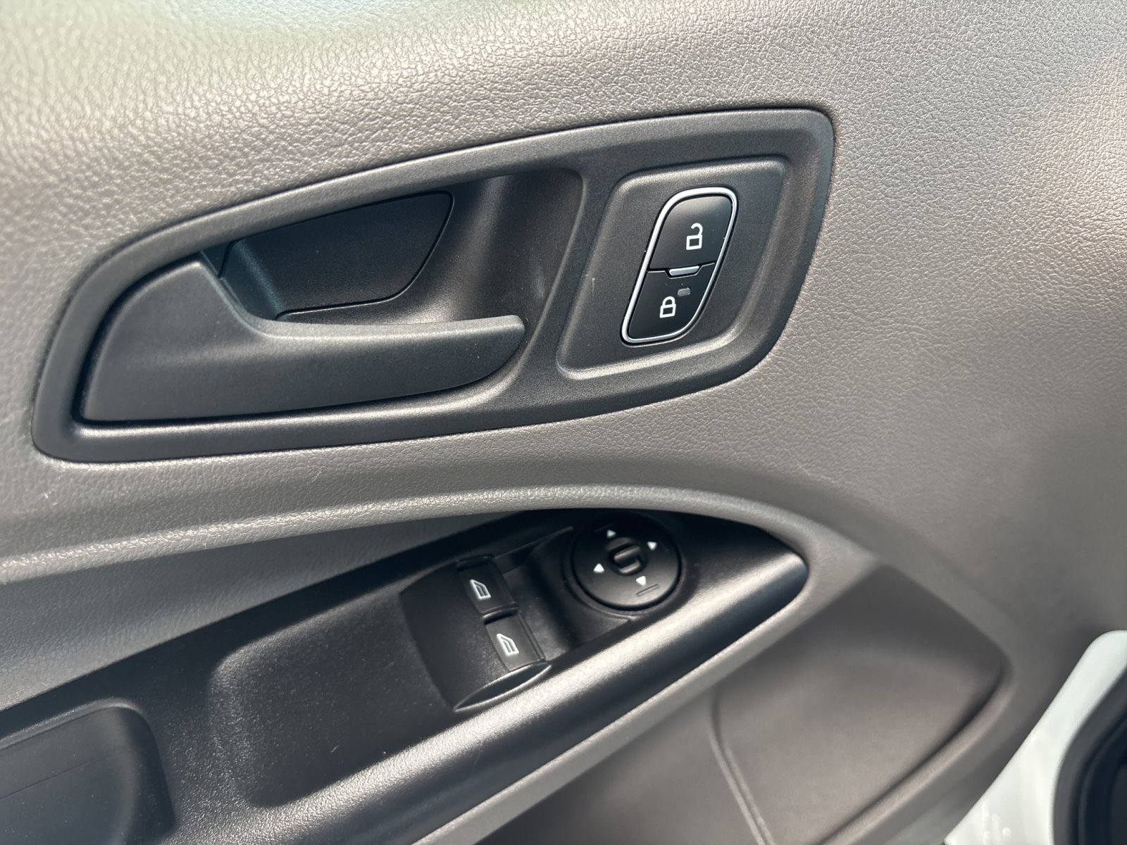 Ford Transit Connect 1.5 EcoBlue Kasten lang Trend — Miniatur 16