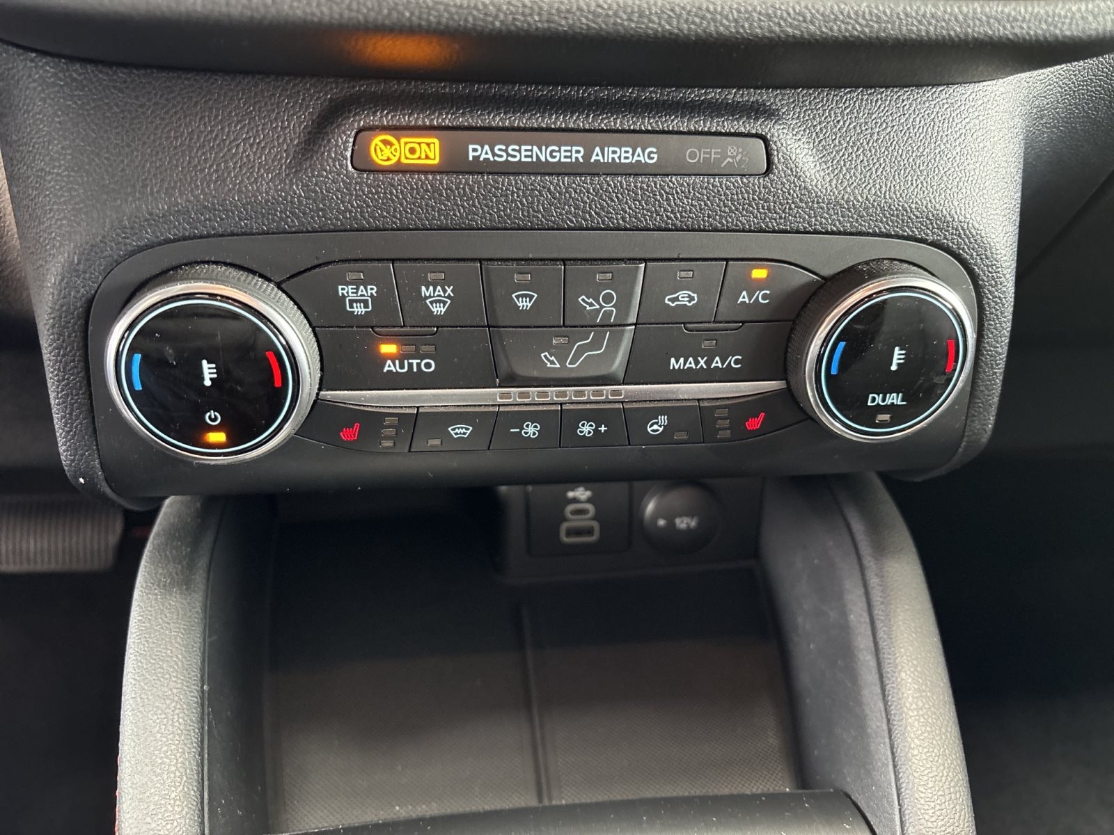 Ford Kuga Plug-In Hybrid ST-Line X — Miniatur 15