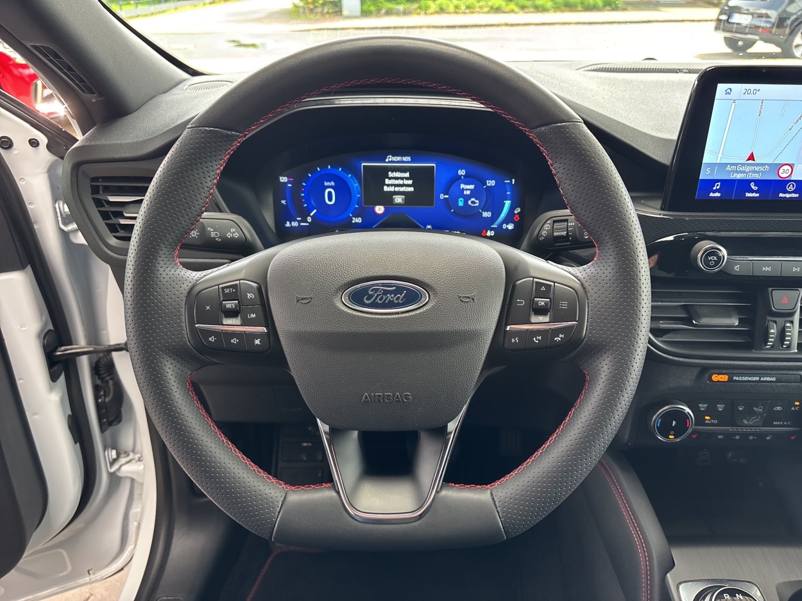Ford Kuga Plug-In Hybrid ST-Line X — Miniatur 17