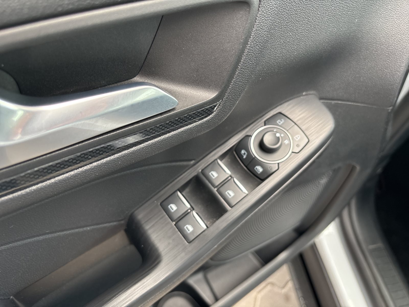 Ford Kuga Plug-In Hybrid ST-Line X — Miniatur 19