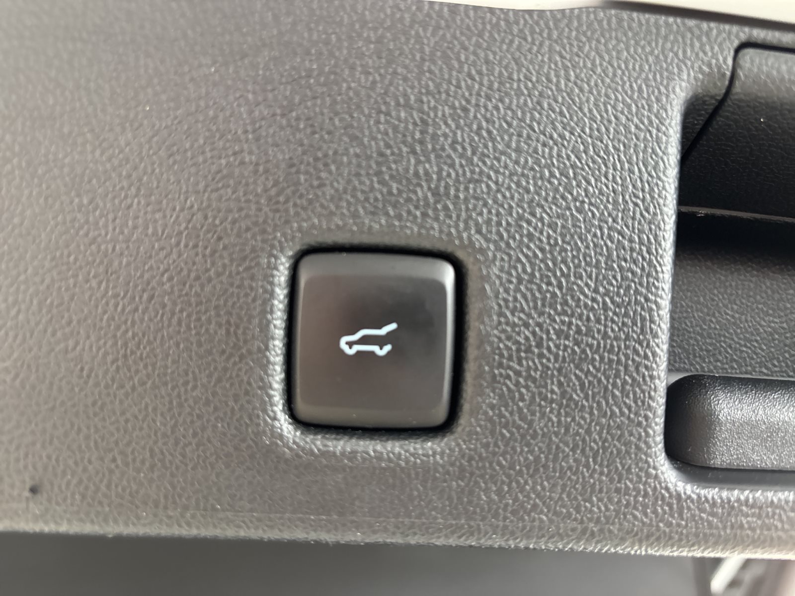 Ford Kuga Plug-In Hybrid ST-Line X — Miniatur 20