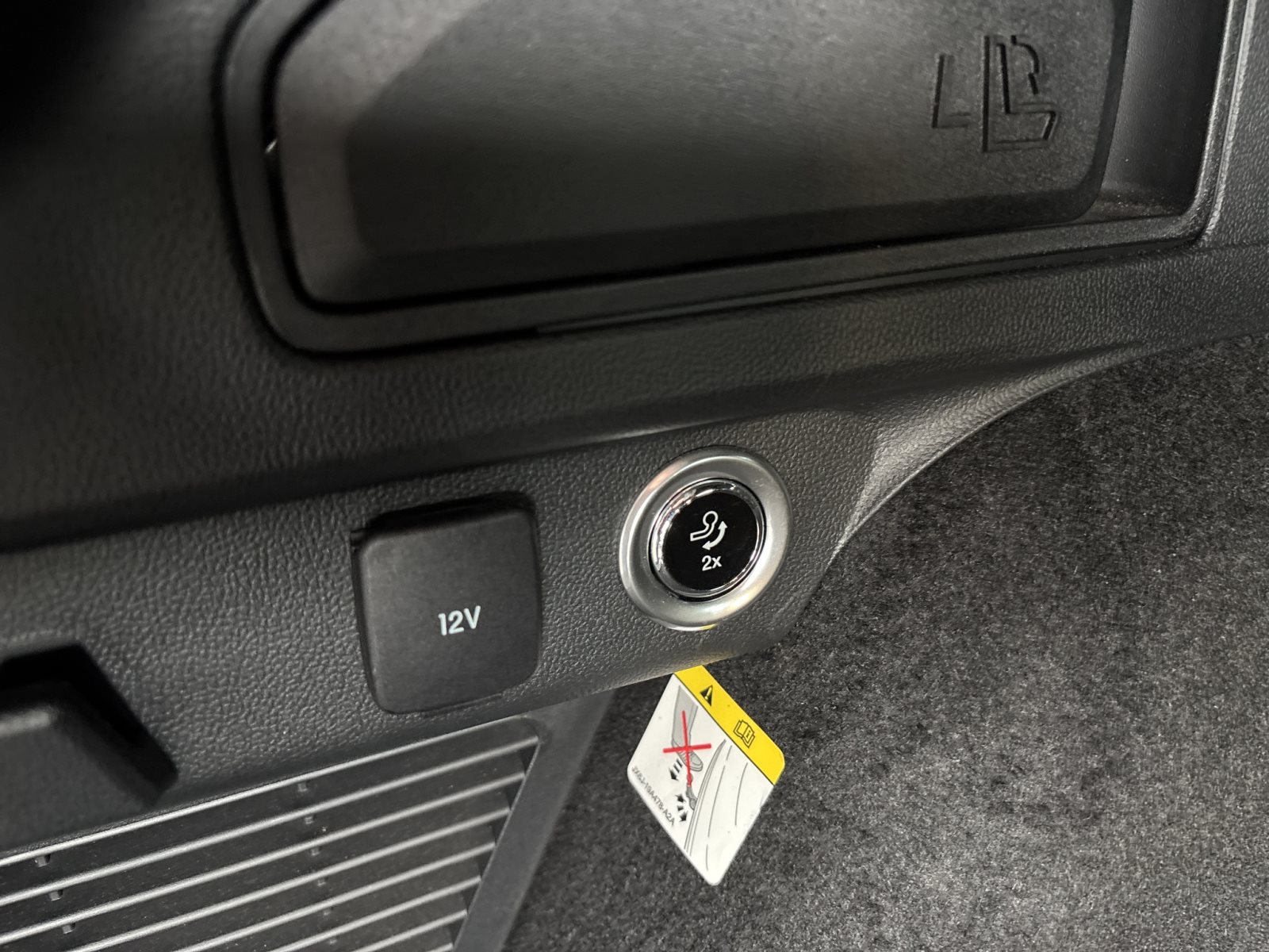 Ford Kuga Plug-In Hybrid ST-Line X *el. AHK*GZJR* — Miniatur 26