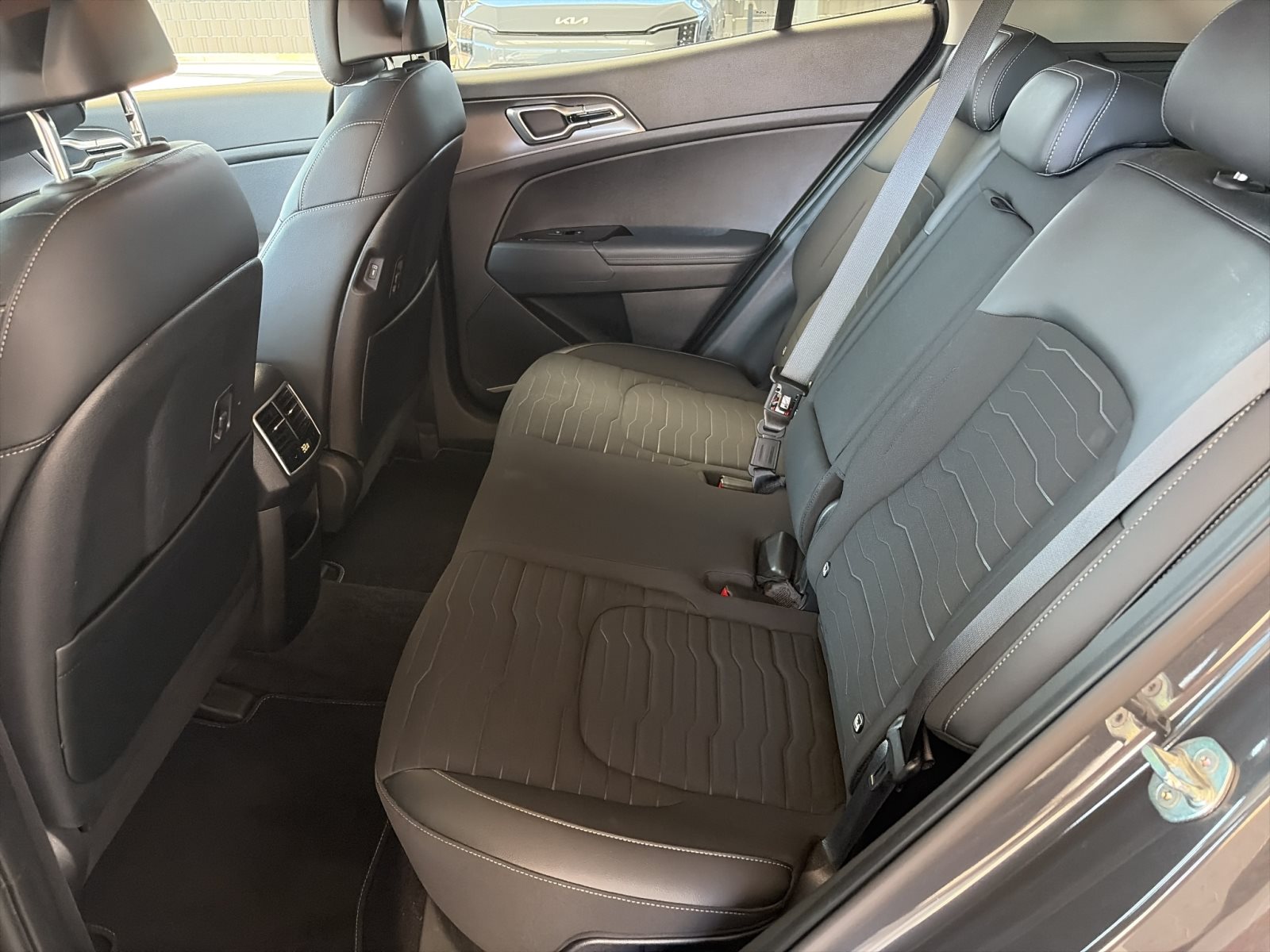 KIA Sportage 1.6T 4WD Plug-in Hybrid — Miniatur 12
