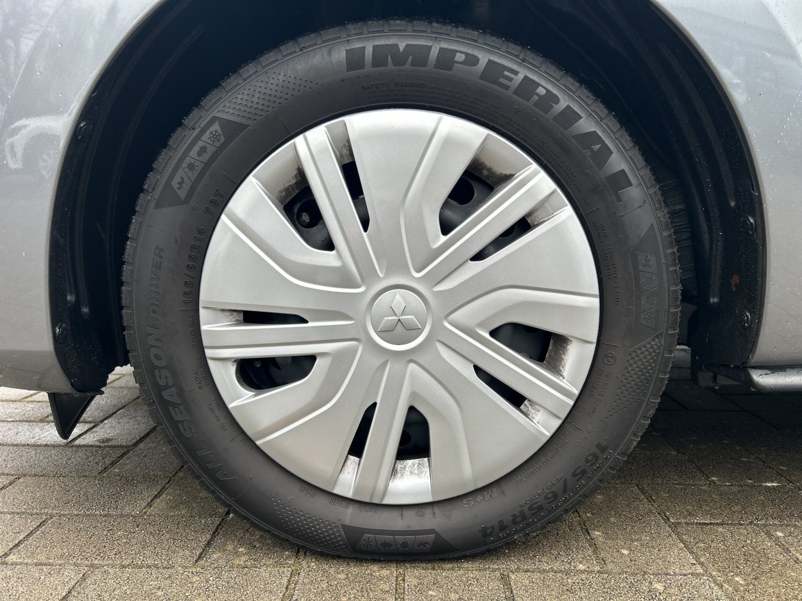 Mitsubishi Space Star SPIRIT+BT+Klimaanlage — Miniatur 10