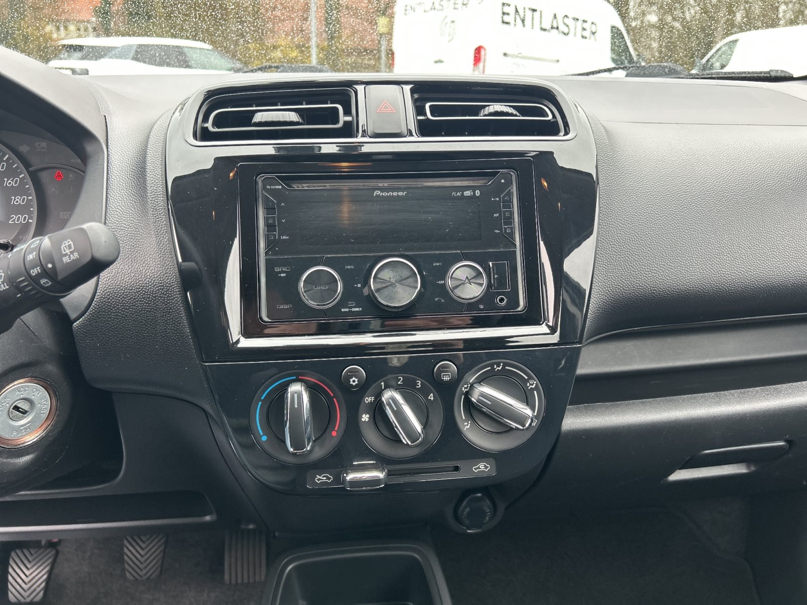 Mitsubishi Space Star SPIRIT+BT+Klimaanlage — Miniatur 14