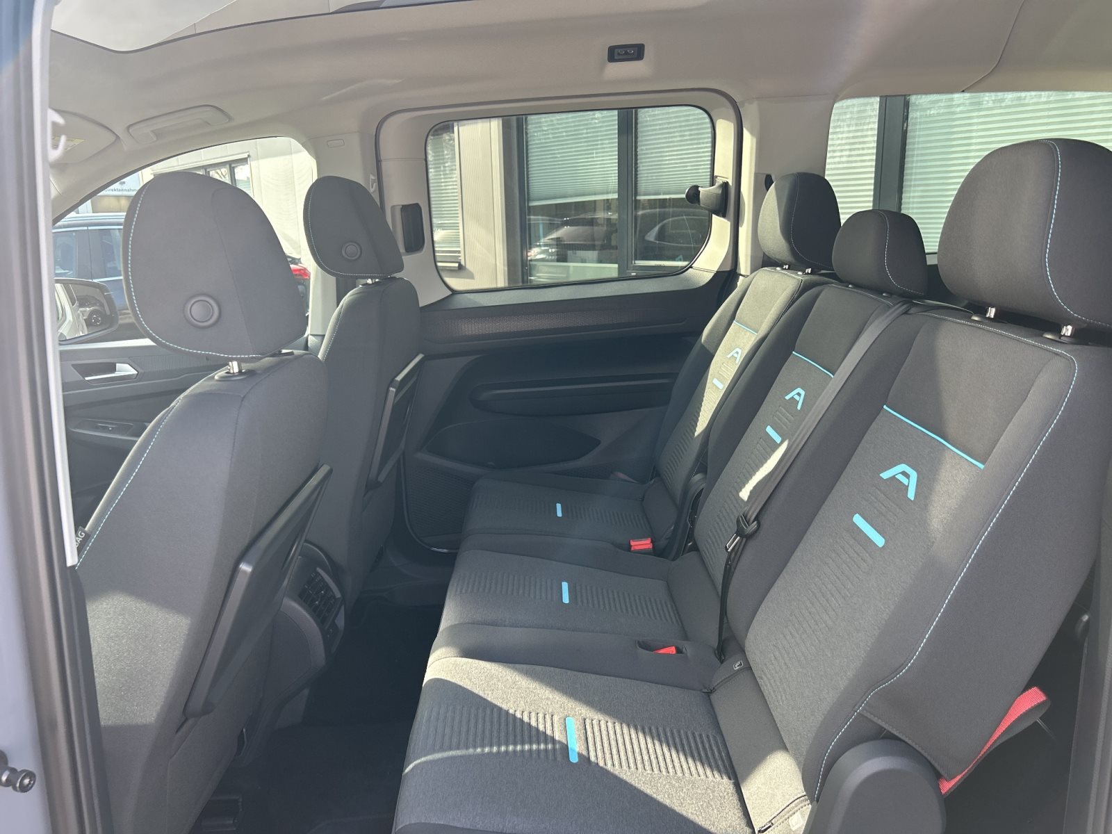 Ford Grand Tourneo Connect Active Automatik 7-Sitzer — Miniatur 12