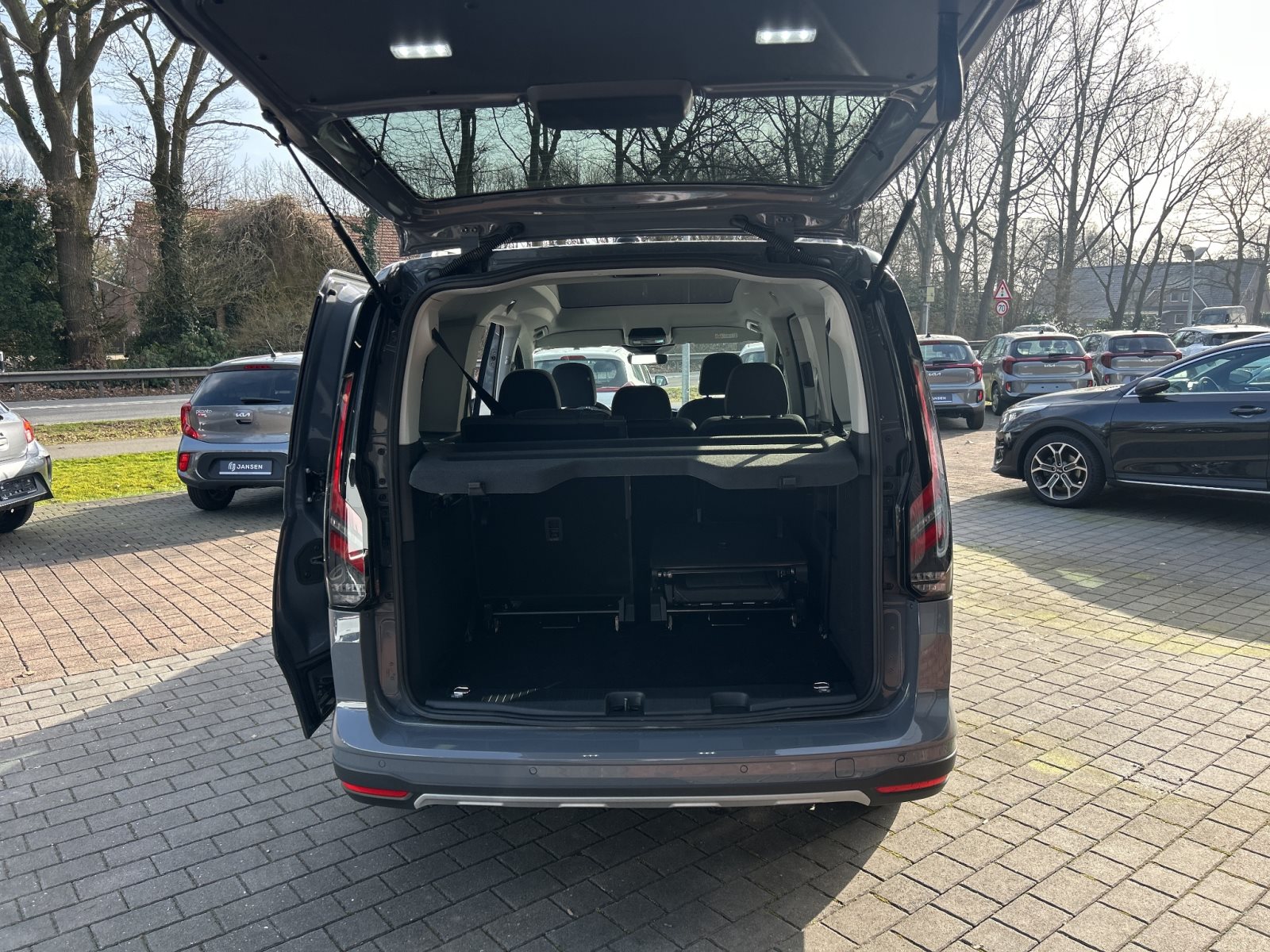 Ford Grand Tourneo Connect Active Automatik 7-Sitzer — Miniatur 17