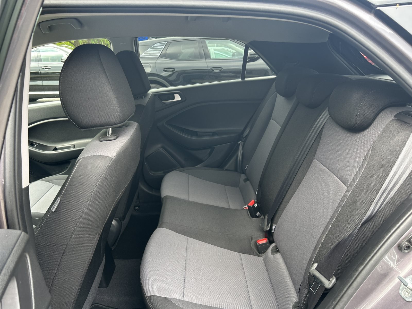Hyundai i20 YES! Plus — Miniatur 12