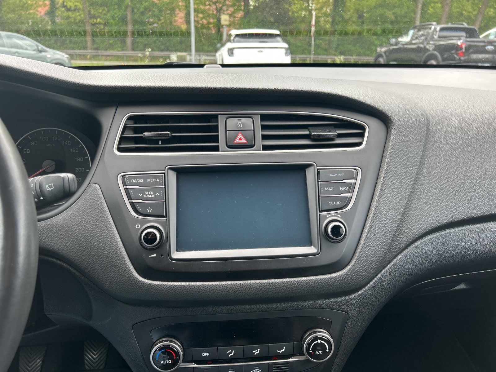 Hyundai i20 YES! Plus — Miniatur 14