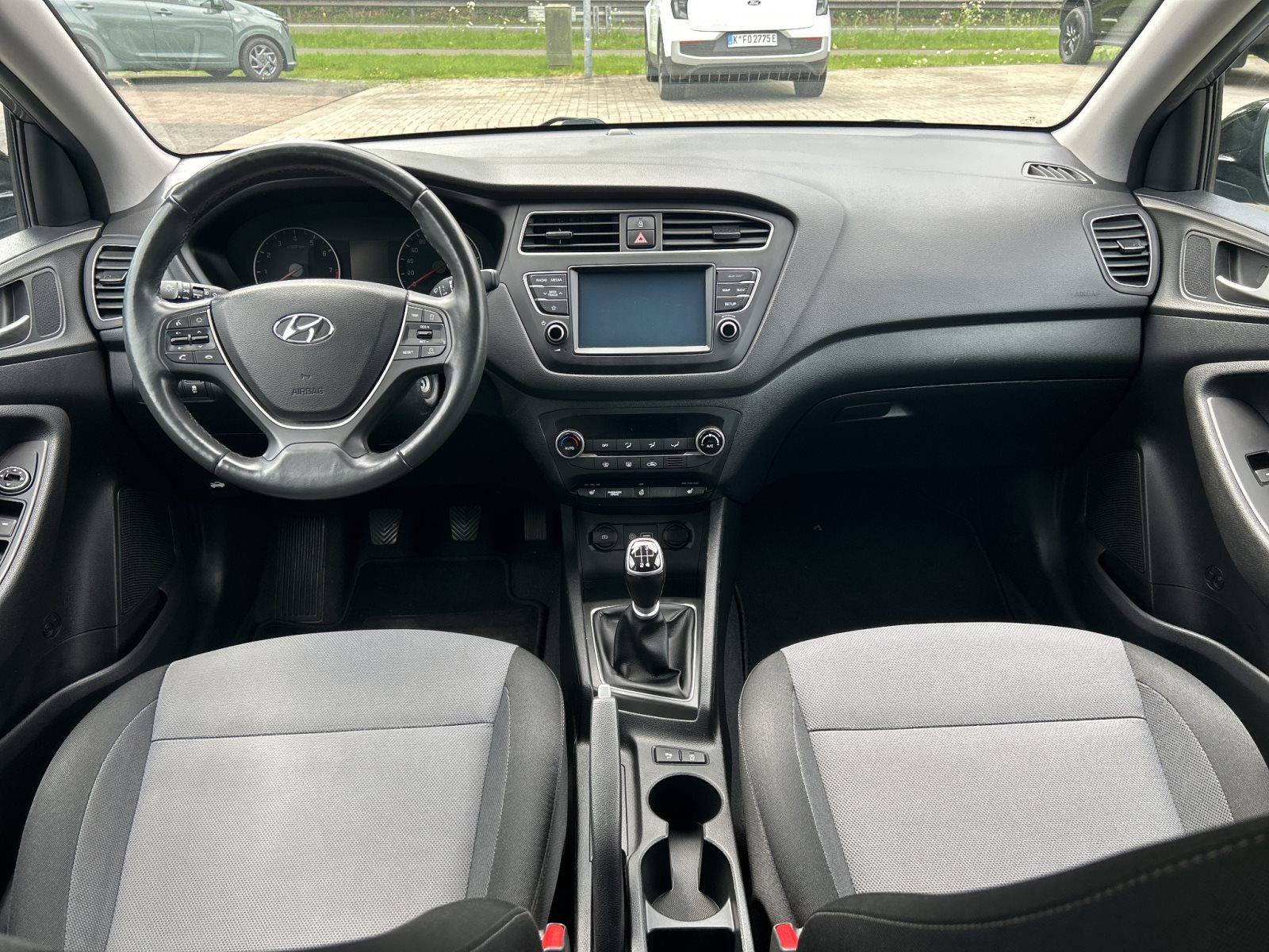 Hyundai i20 YES! Plus — Miniatur 15