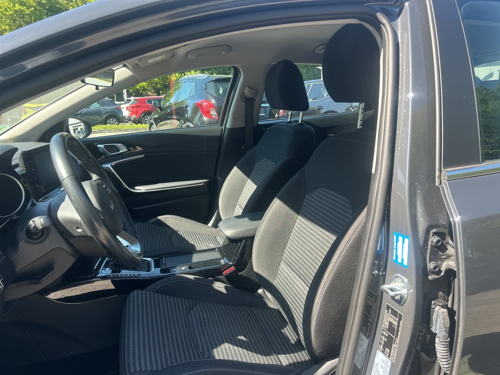 KIA XCeed Vision Plug-in Hybrid+NAVI+MS Reifen+LED — Miniatur 11