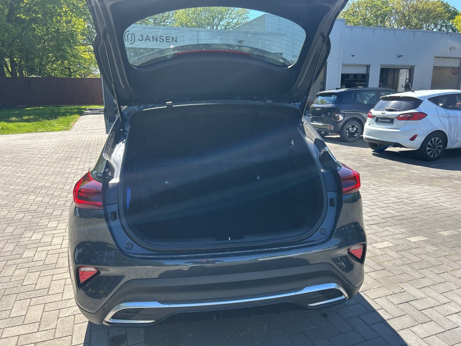 KIA XCeed Vision Plug-in Hybrid+NAVI+MS Reifen+LED — Miniatur 17