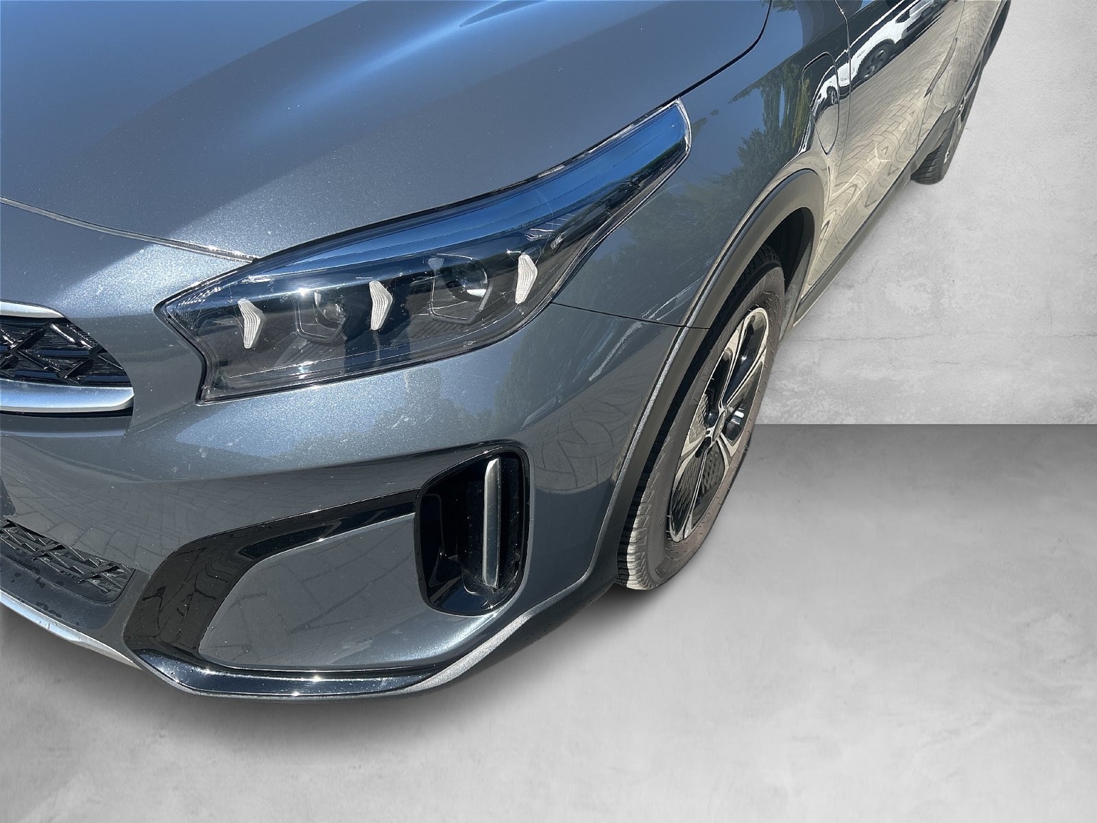 KIA XCeed Vision Plug-in Hybrid+NAVI+MS Reifen+LED — Miniatur 9