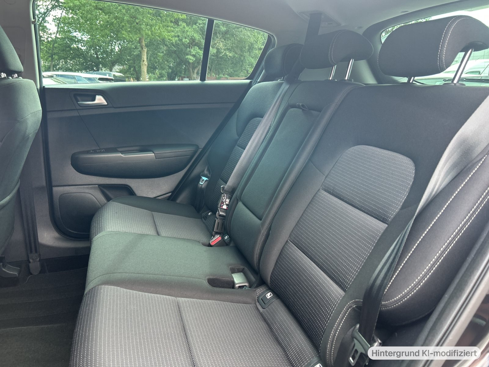KIA Sportage 1.6 CRDI DCT 4WD Black Edition + AHK + LED — Miniatur 12