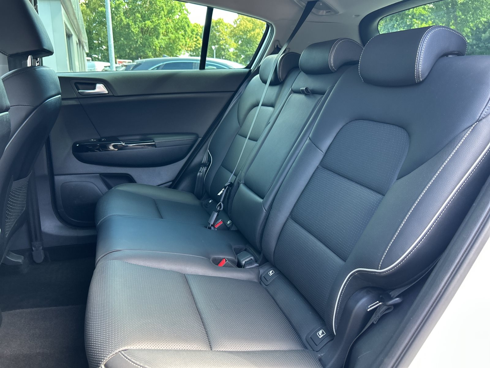KIA Sportage Black Edition 4WD+elektrische Sitze+Leder+Smart Key — Miniatur 12