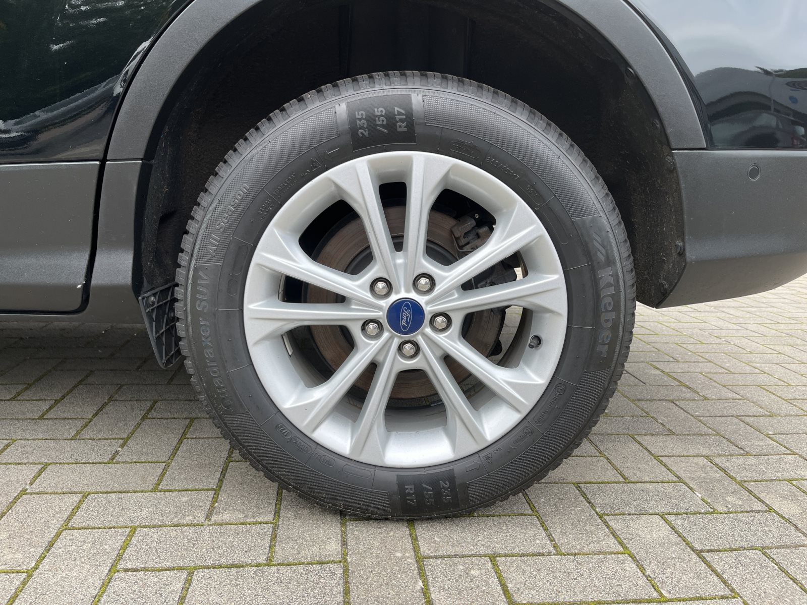 Ford Kuga Titanium 4x4 Automatik+NAVI+AHK — Miniatur 10