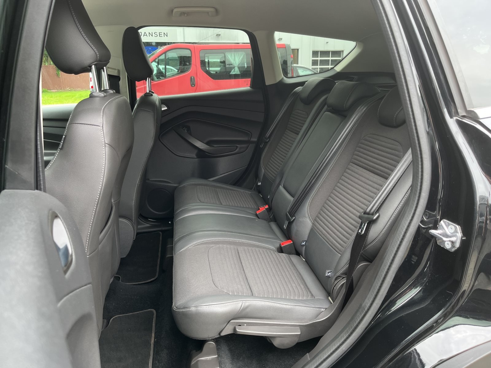 Ford Kuga Titanium 4x4 Automatik+NAVI+AHK — Miniatur 12