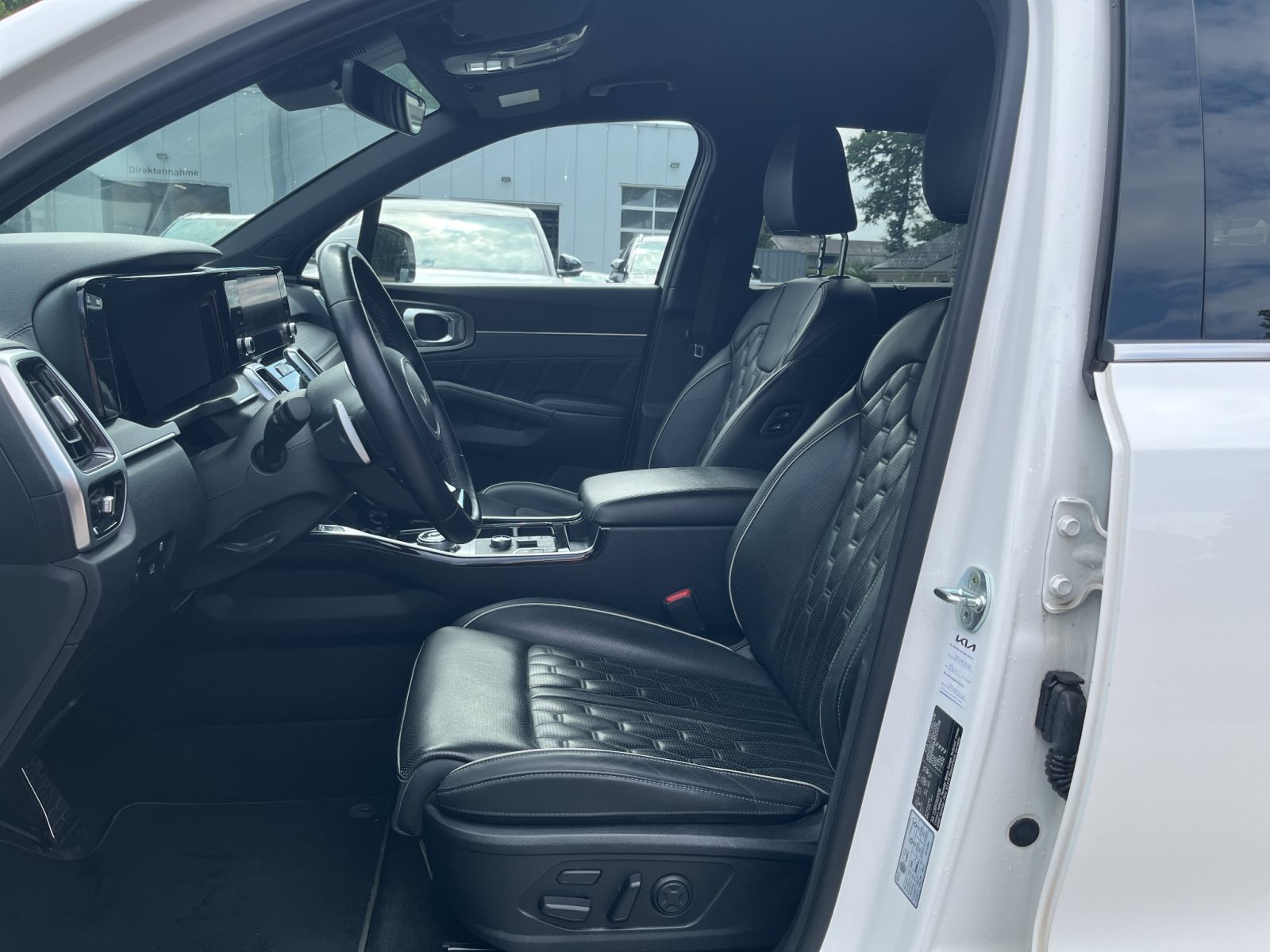 KIA Sorento Platinum 4WD + 360° Kamera + AHK — Miniatur 11