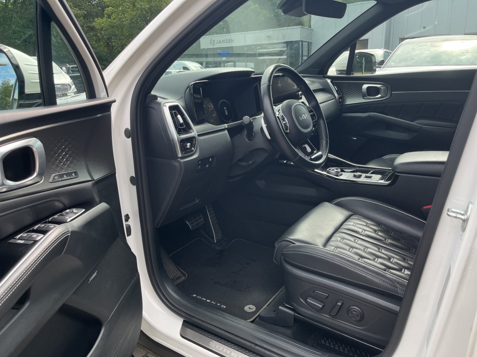KIA Sorento Platinum 4WD + 360° Kamera + AHK — Miniatur 16