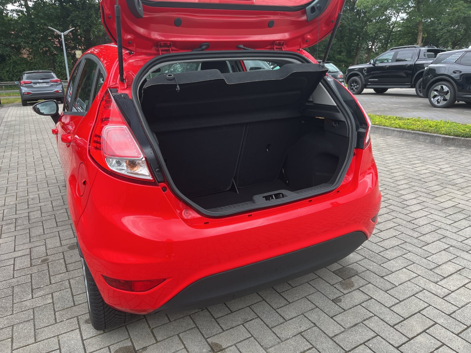 Ford Fiesta Trend + Ganzjahresreifen+ Klimaanlage — Miniatur 17