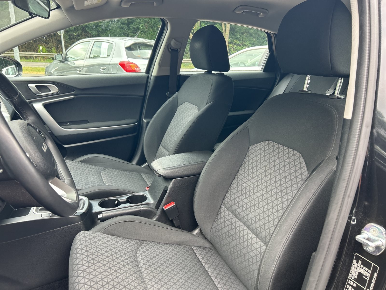 KIA Ceed Edition 7+ MS Reifen + Carplay — Miniatur 11